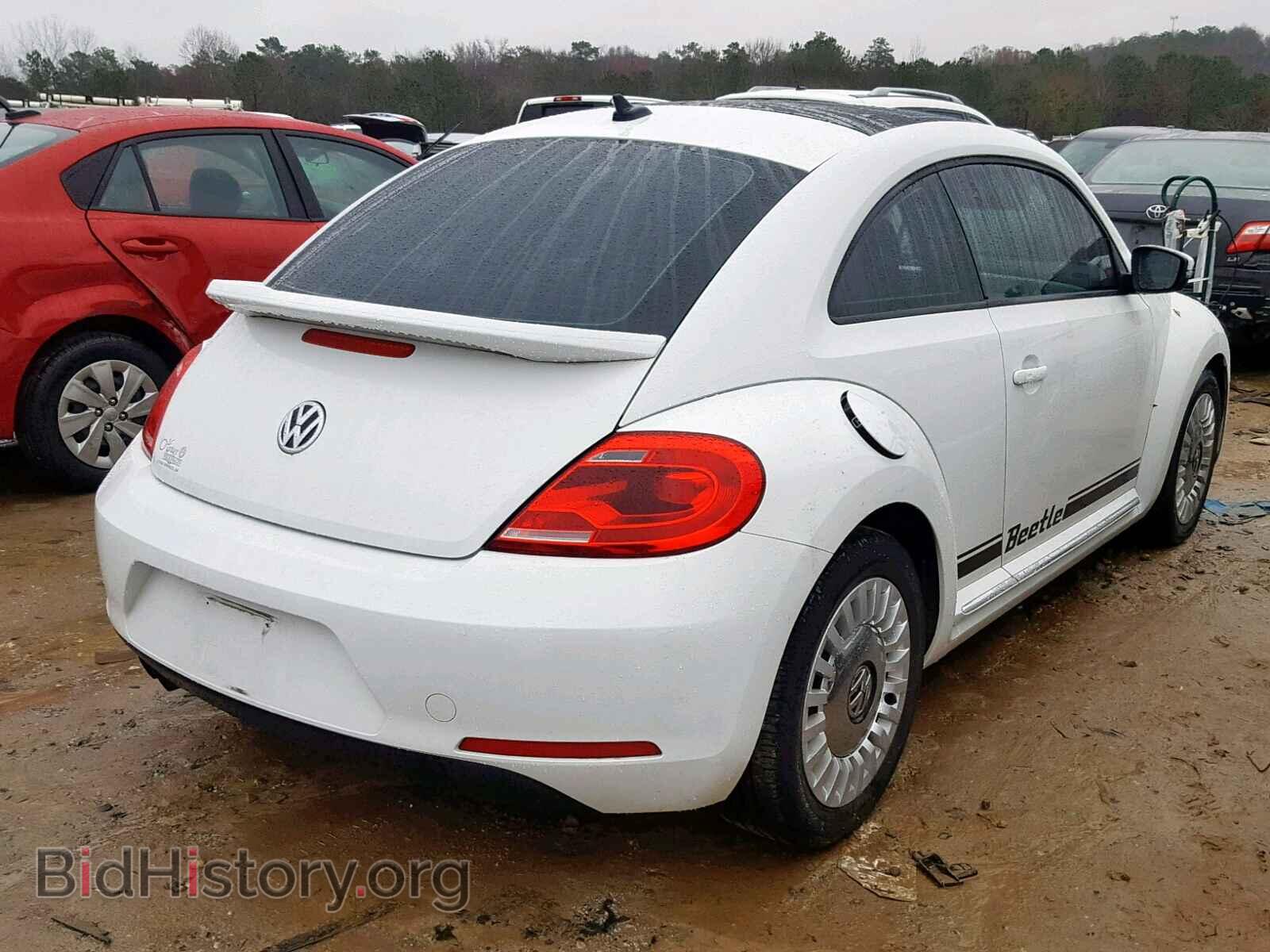 2014 VOLKSWAGEN BEETLE - VIN: 3VWJ17AT4EM665584 - Фото 4