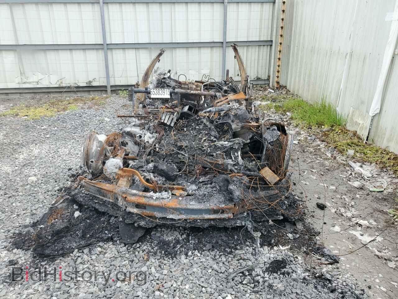 2015 TESLA MODEL S - VIN: 5YJSA1E24FF102370 - Photo 5