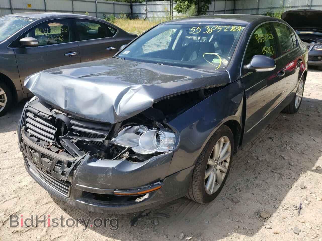 2010 VOLKSWAGEN PASSAT - VIN: WVWJM7ANXAE138564 - Photo 2