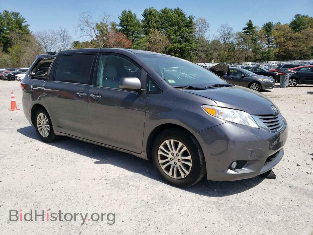 2017 TOYOTA All Models - VIN: 5TDYZ3DC9HS890943 - Фото 4