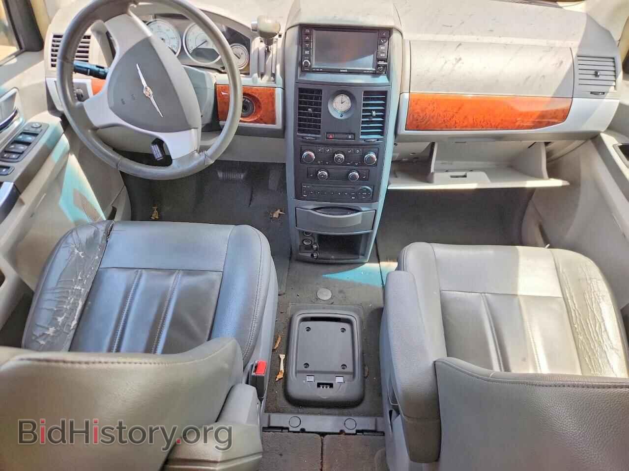 2008 CHRYSLER MINIVAN - VIN: 2A8HR54P28R651797 - Фото 8