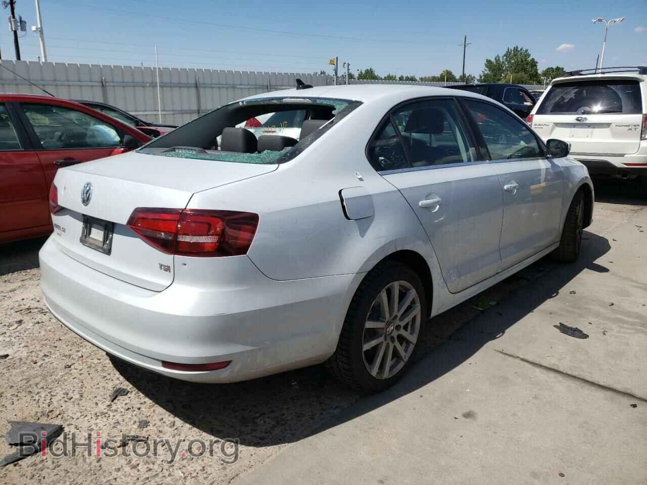 2017 VOLKSWAGEN JETTA - VIN: 3VWDB7AJ1HM278679 - Фото 4
