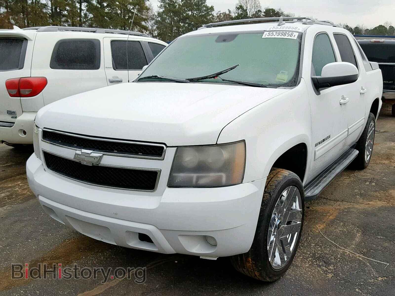2011 CHEVROLET AVALANCHE - VIN: 3GNMCEE05BG111745 - Фото 2