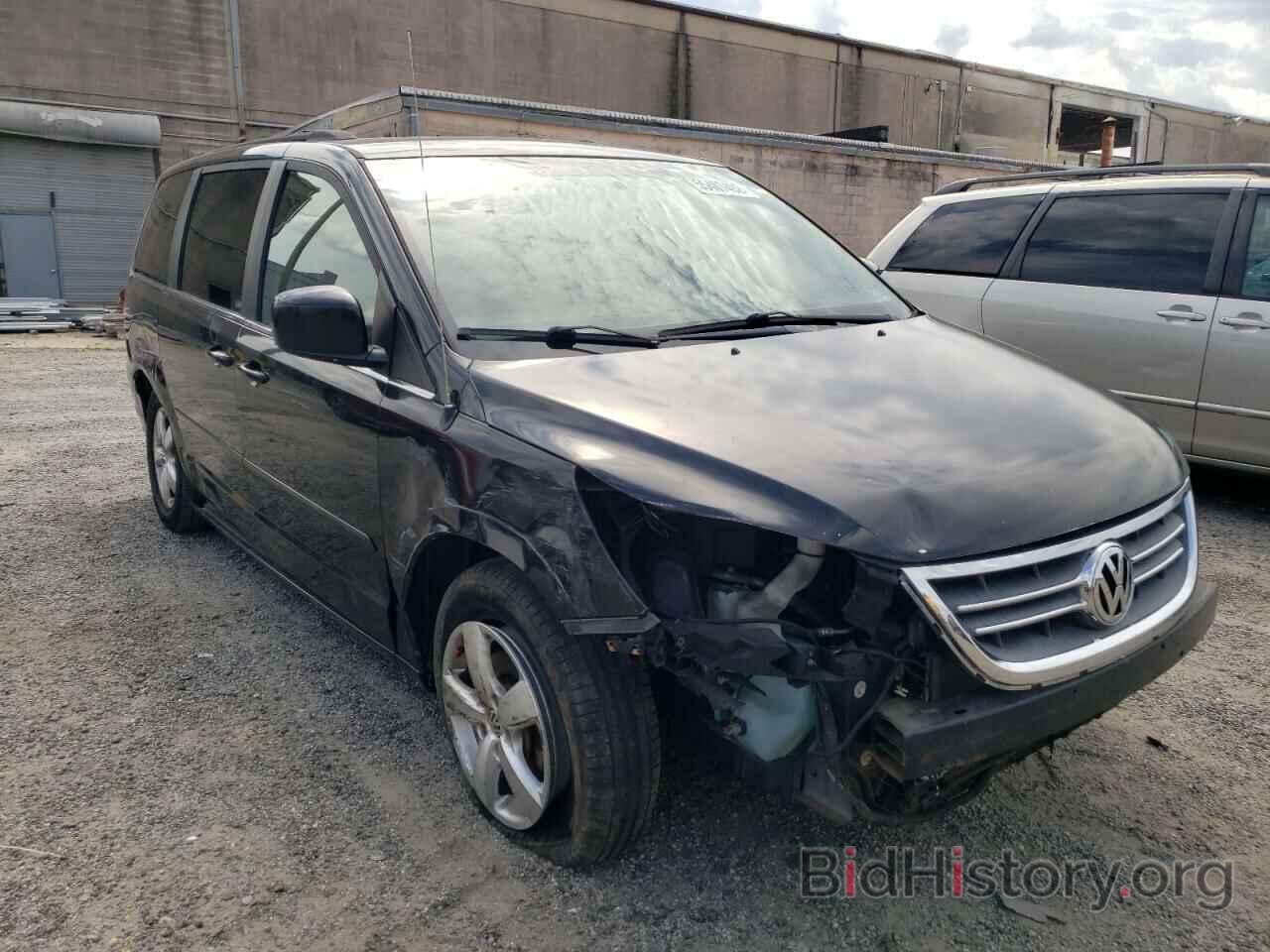 Photo 2V4RW3DGXBR625843 - VOLKSWAGEN ROUTAN 2011