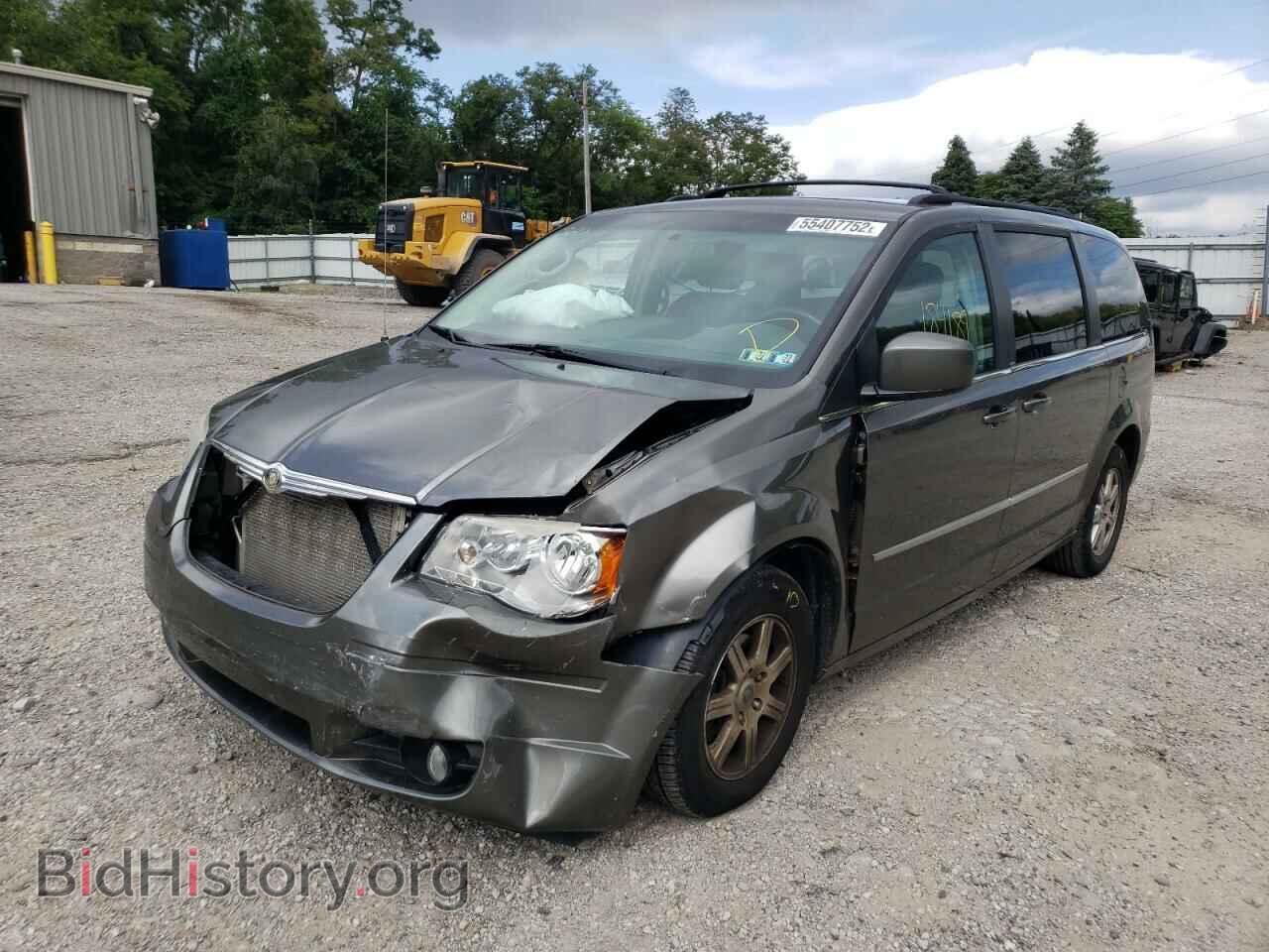 2010 CHRYSLER MINIVAN - VIN: 2A4RR8D10AR405775 - Photo 2