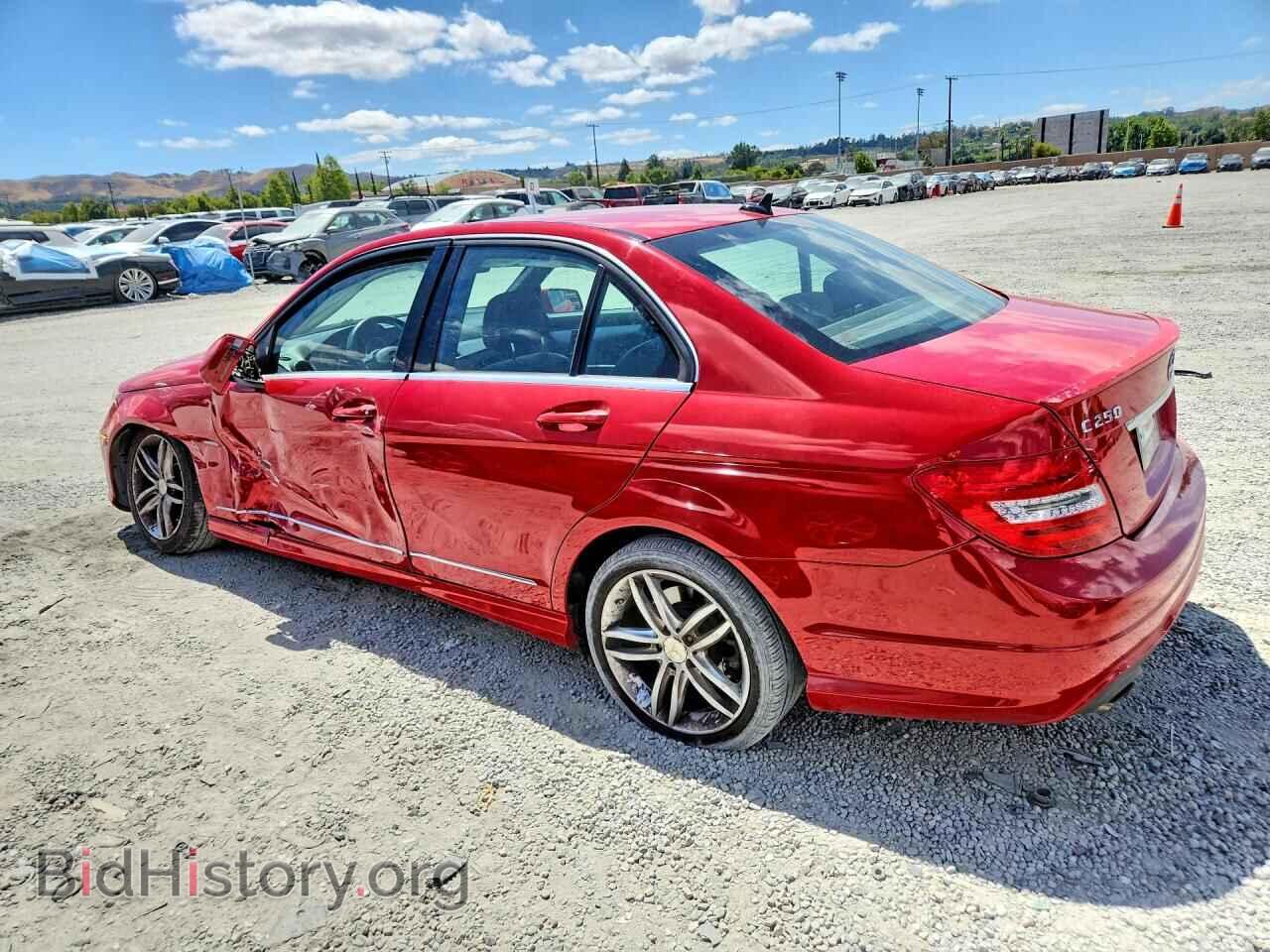 2012 MERCEDES-BENZ C-CLASS - VIN: WDDGF4HB5CR236174 - Фото 2