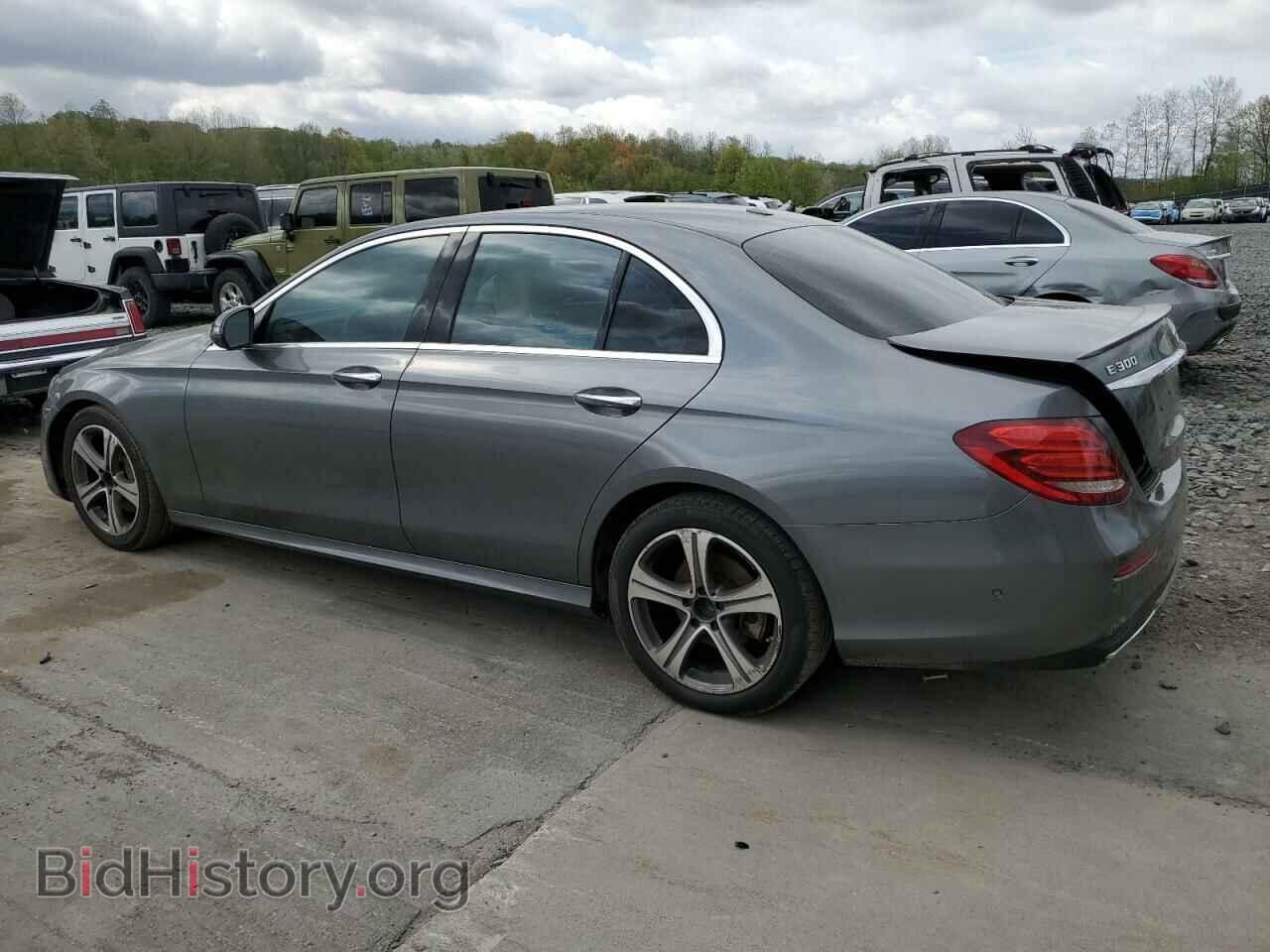 2017 MERCEDES-BENZ E-CLASS - VIN: WDDZF4KB3HA099324 - Фото 2