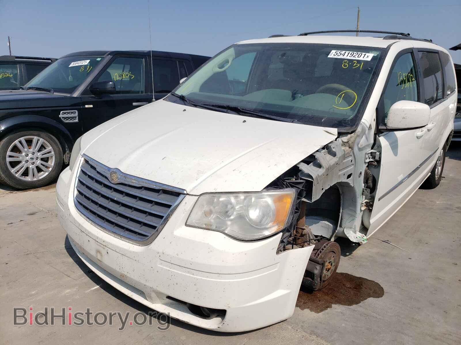 2010 CHRYSLER MINIVAN - VIN: 2A4RR5D11AR271499 - Photo 2