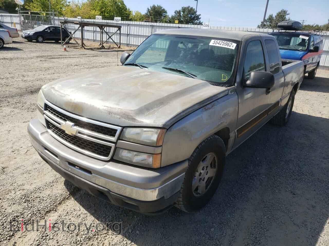 2006 CHEVROLET SILVERADO - VIN: 2GCEC19V861273069 - Фото 2