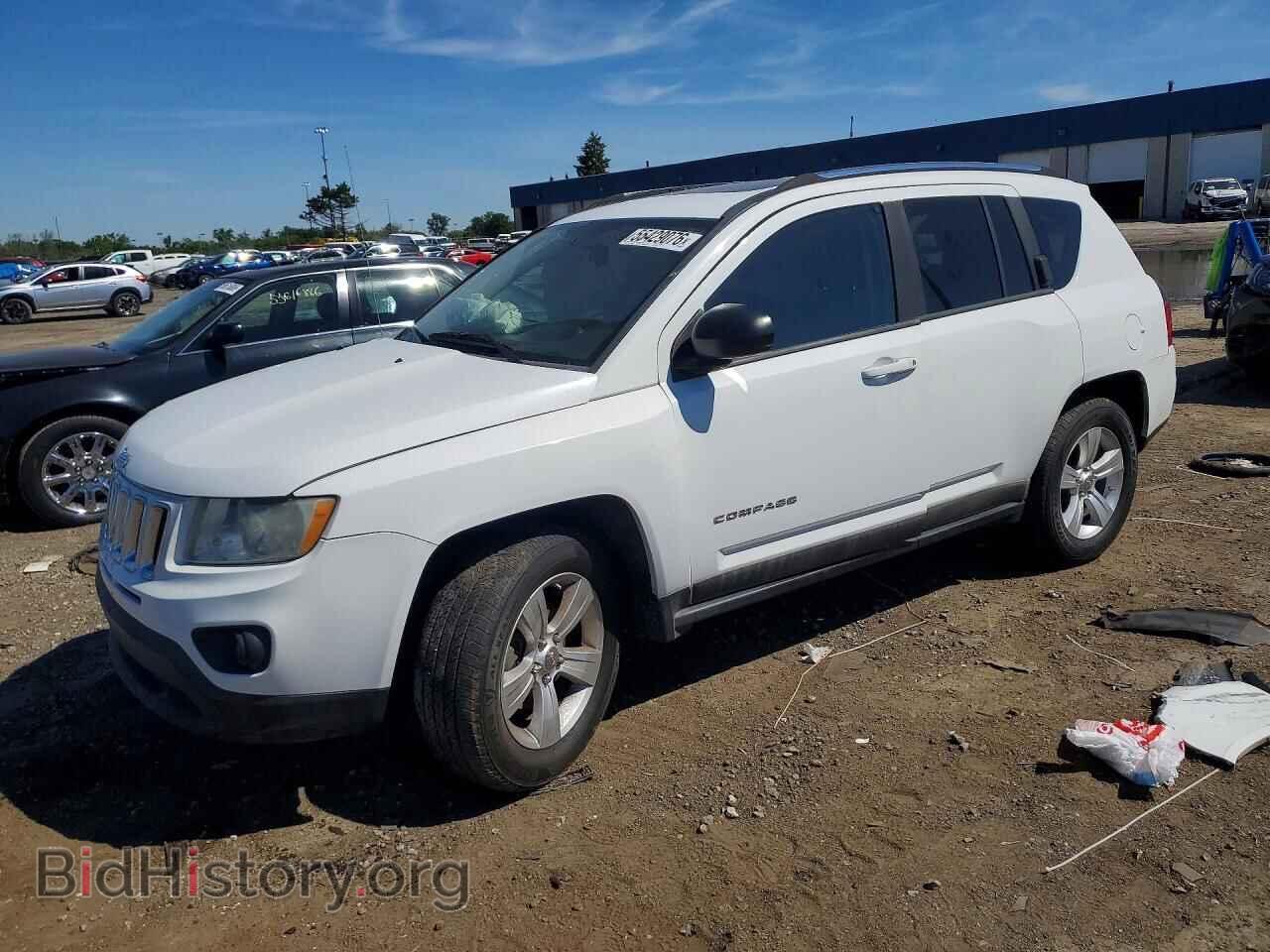 Photo 1J4NF1FB5BD135970 - JEEP COMPASS 2011