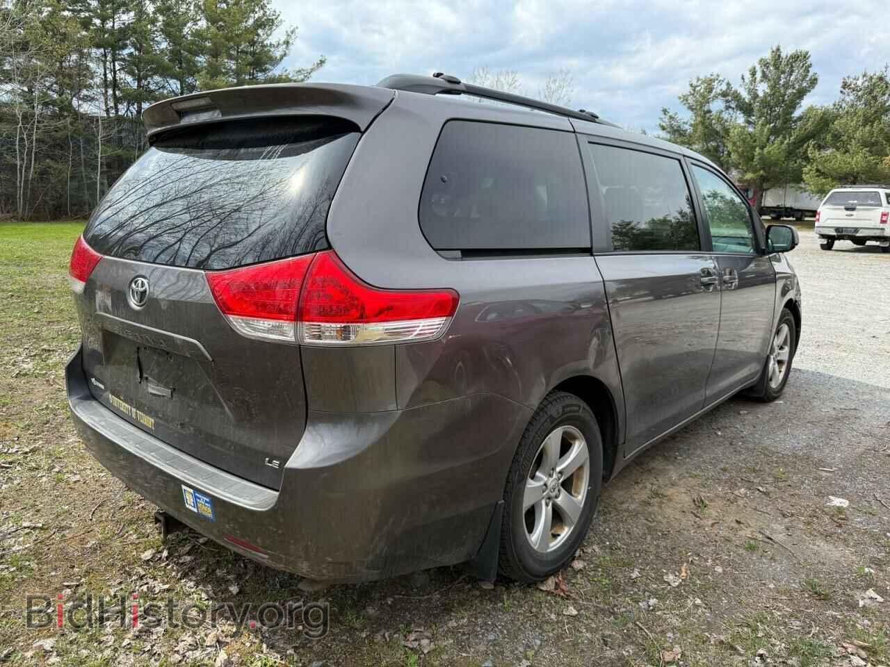 2012 TOYOTA All Models - VIN: 5TDKK3DC9CS257572 - Фото 4