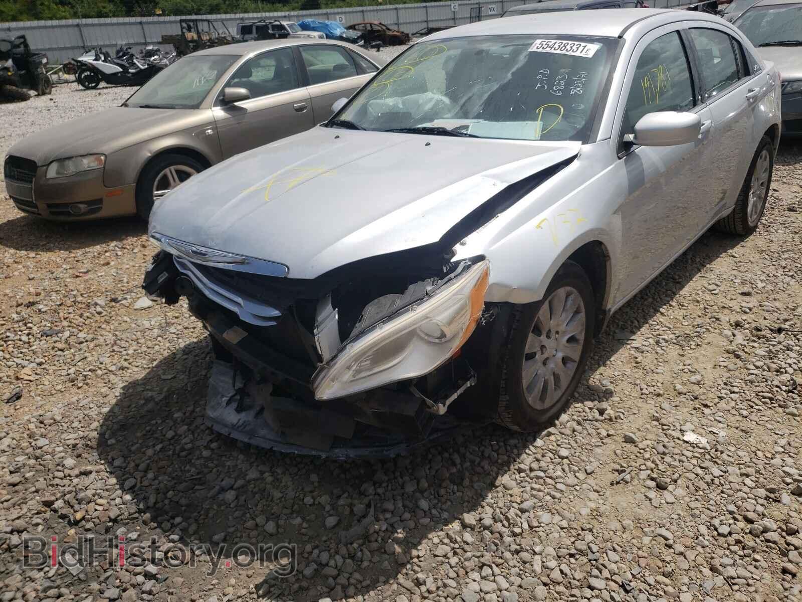 2011 CHRYSLER 200 - VIN: 1C3BC4FG6BN530947 - Фото 2