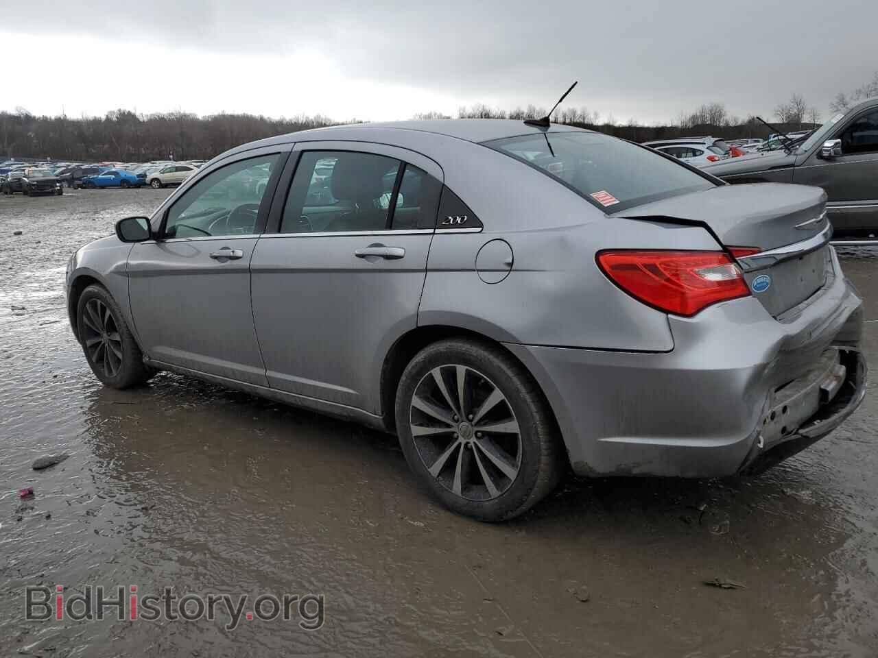 2013 CHRYSLER 200 - VIN: 1C3CCBCG8DN524731 - Фото 2