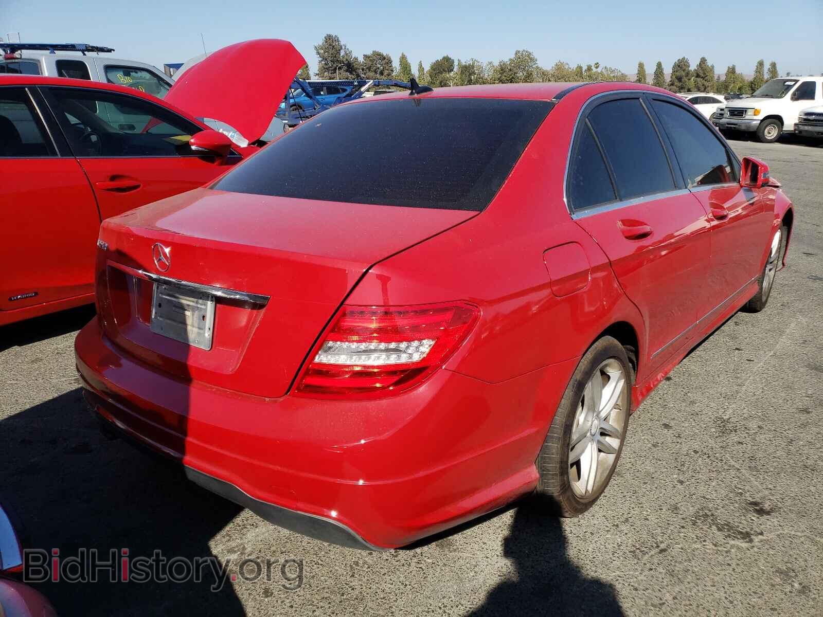 2013 MERCEDES-BENZ C-CLASS - VIN: WDDGF4HB9DA863802 - Фото 4