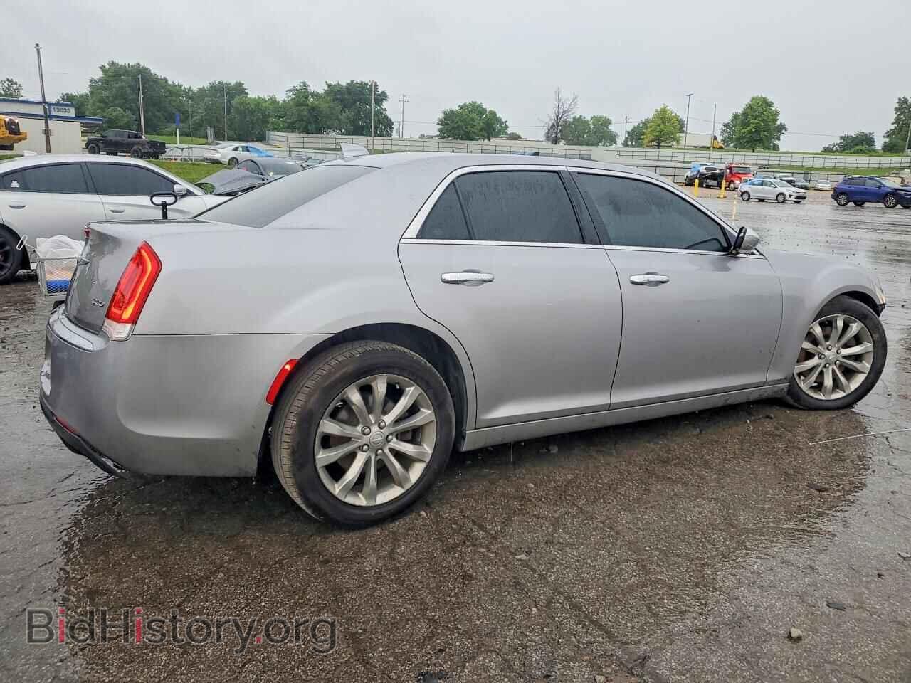 2018 CHRYSLER 300 - VIN: 2C3CCAKG3JH268482 - Фото 3