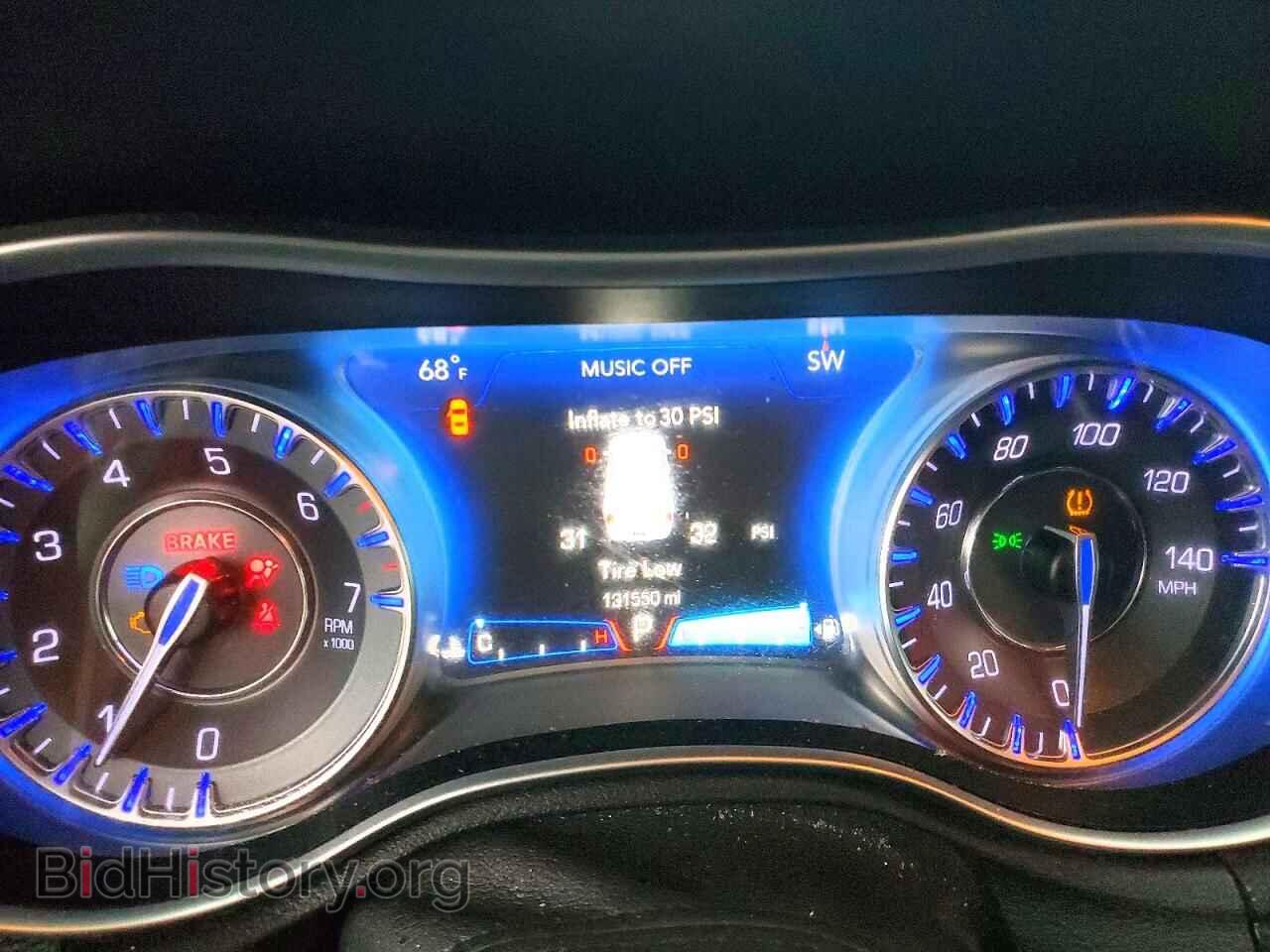 2018 CHRYSLER 300 - VIN: 2C3CCAKG3JH268482 - Фото 9