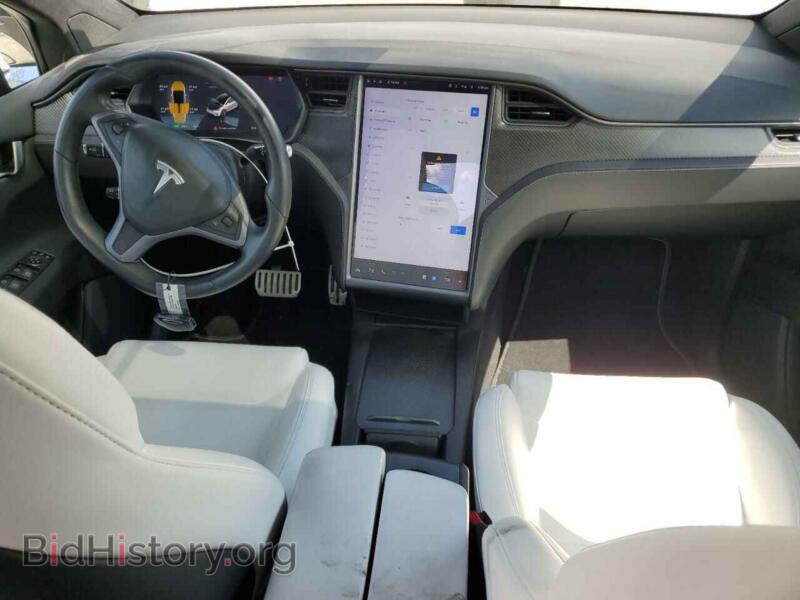 2020 Tesla MODEL X (VIN 5YJXCDE45LF303130) — фото 8 из 13