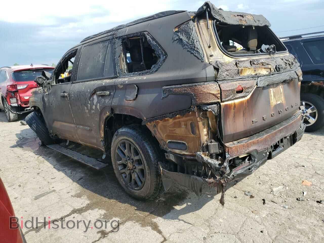 2023 TOYOTA SEQUOIA - VIN: 7SVAAABA3PX018027 - Фото 2