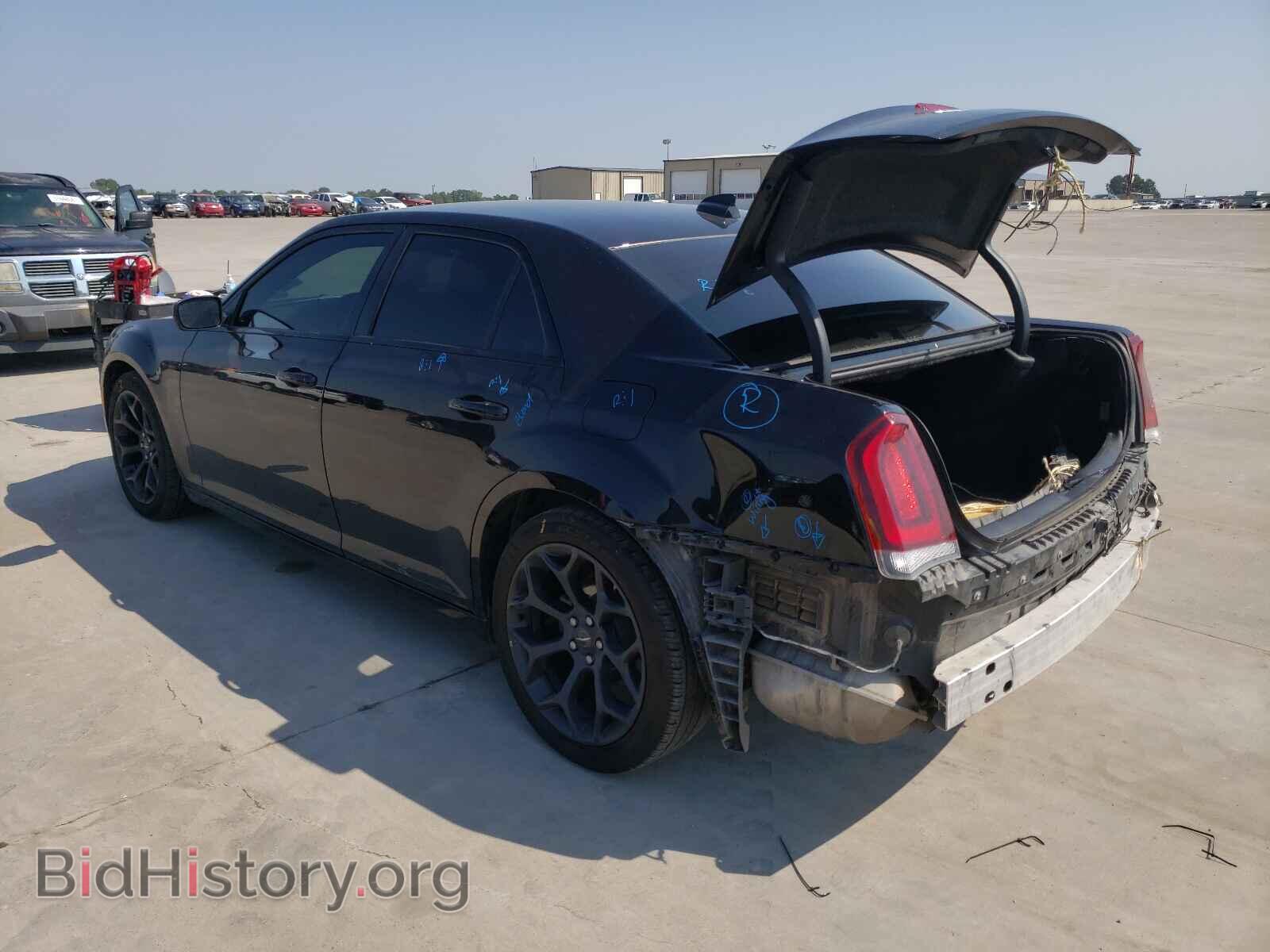 2019 CHRYSLER 300 - VIN: 2C3CCABG5KH601069 - Фото 3