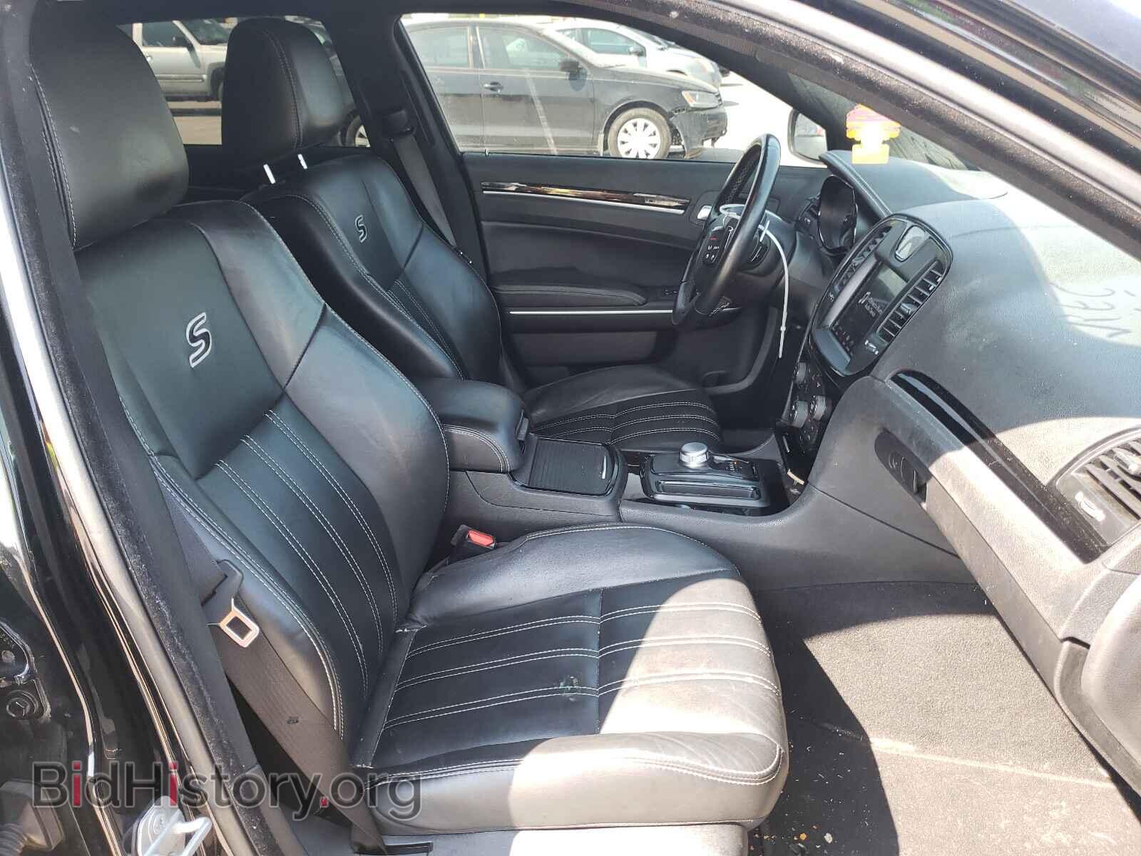 2019 CHRYSLER 300 - VIN: 2C3CCABG5KH601069 - Фото 5