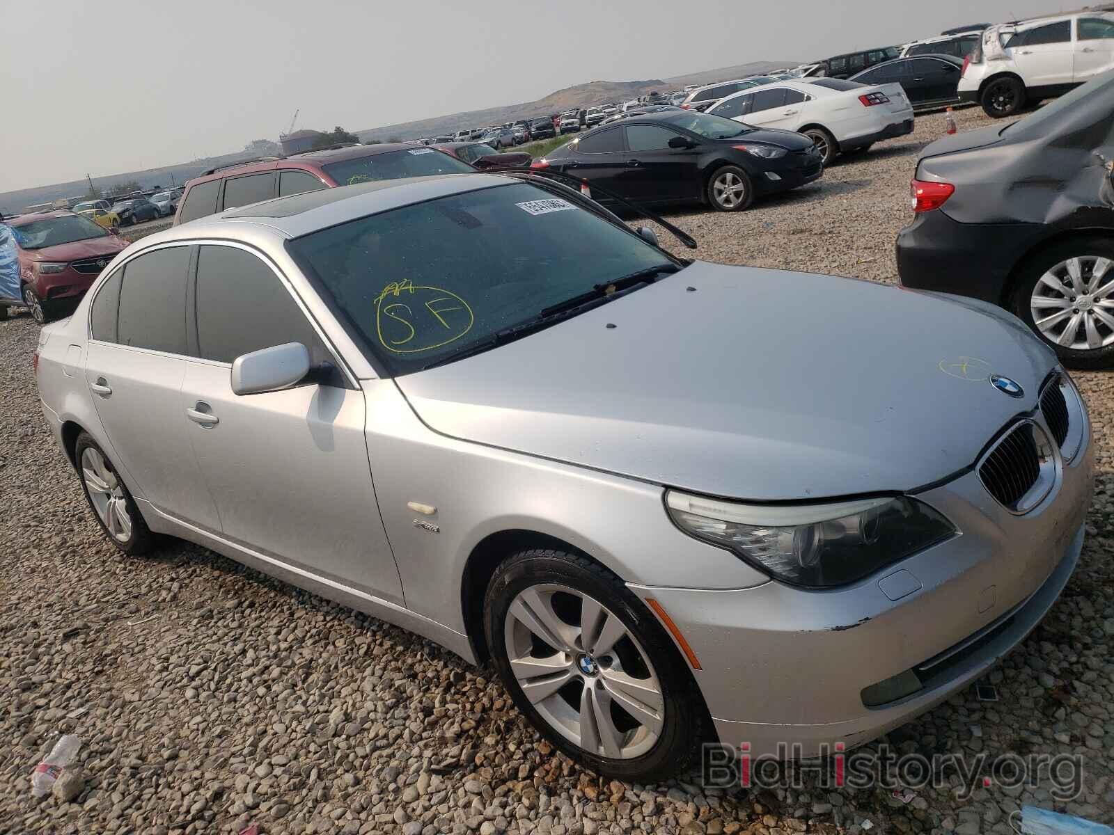 Photo WBANV13589C155828 - BMW 5 SERIES 2009