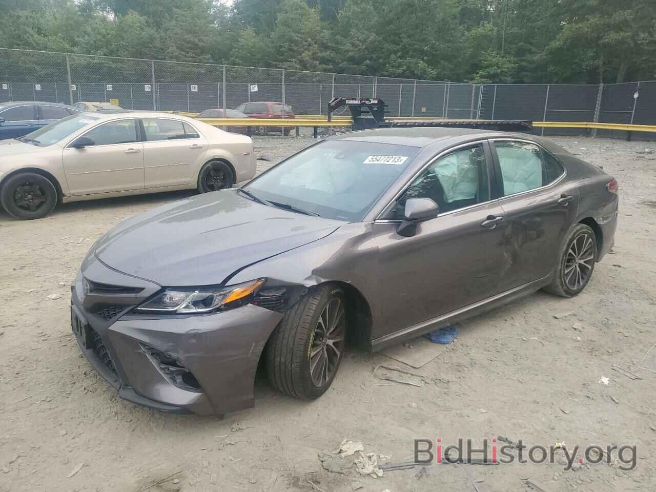 Photo 4T1B11HK5JU092617 - TOYOTA CAMRY 2018