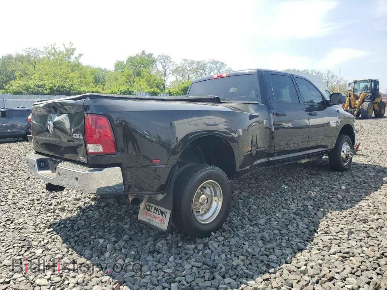 2018 RAM All Models - VIN: 3C63RRGLXJG330630 - Photo 3