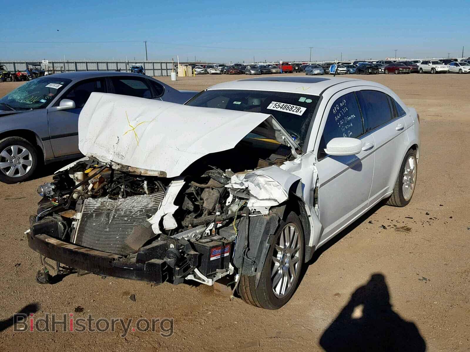 2011 CHRYSLER 200 - VIN: 1C3BC8FG6BN623992 - Фото 2