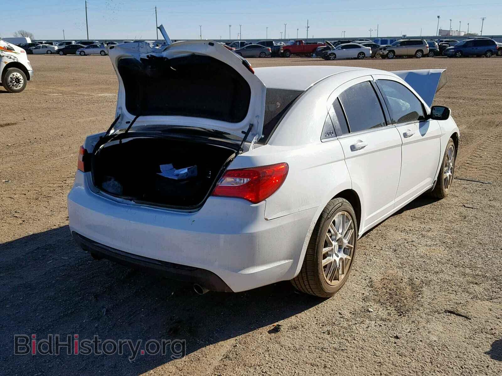 2011 CHRYSLER 200 - VIN: 1C3BC8FG6BN623992 - Фото 4