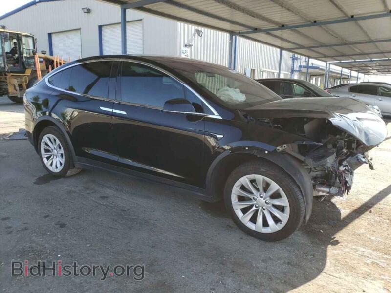 2018 Tesla MODEL X (VIN 5YJXCBE29JF142748) — фото 4 из 15