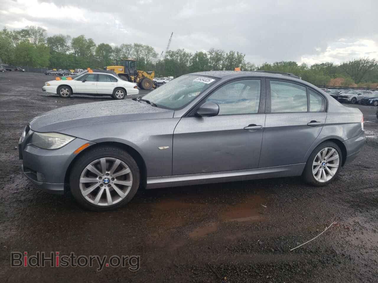 Фотография WBAPH7C52BE677190 - BMW 3 SERIES 2011