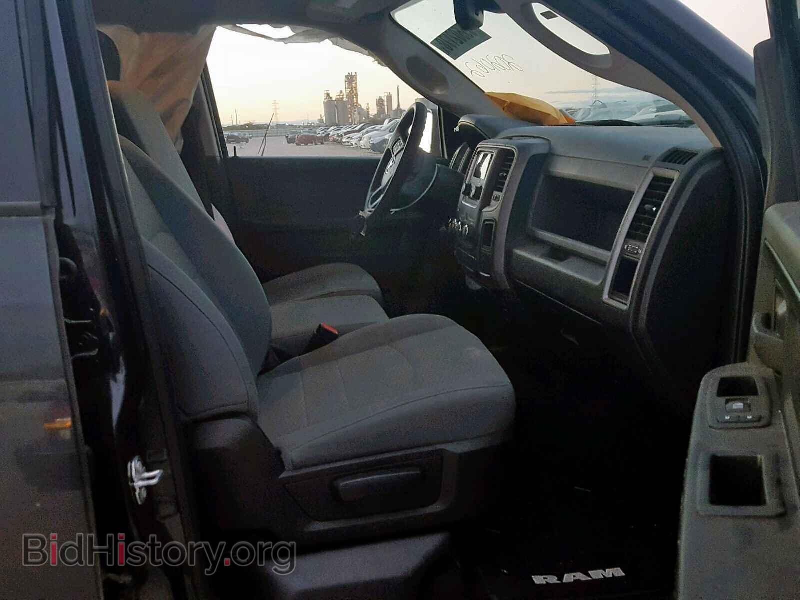 2018 RAM 1500 ST - VIN: 1C6RR6FG9JS202062 - Фото 5