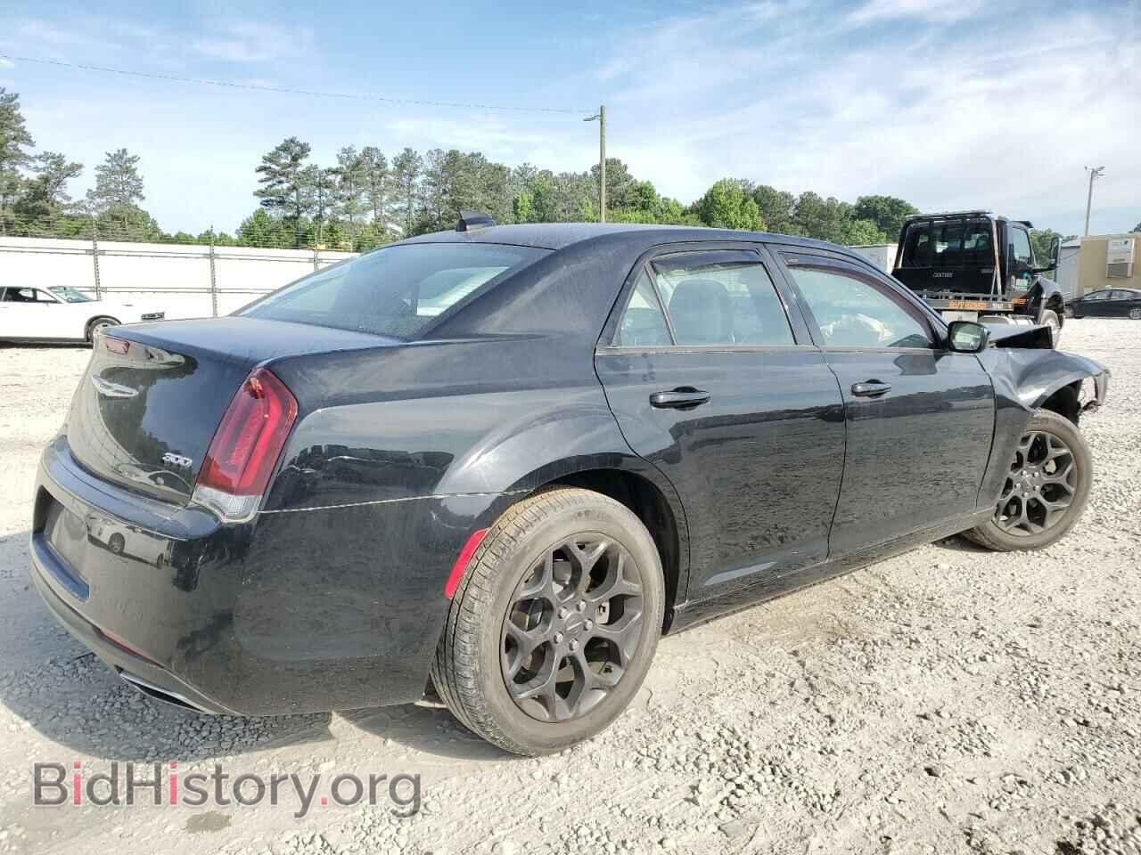 2019 CHRYSLER 300 - VIN: 2C3CCARG1KH556492 - Фото 3