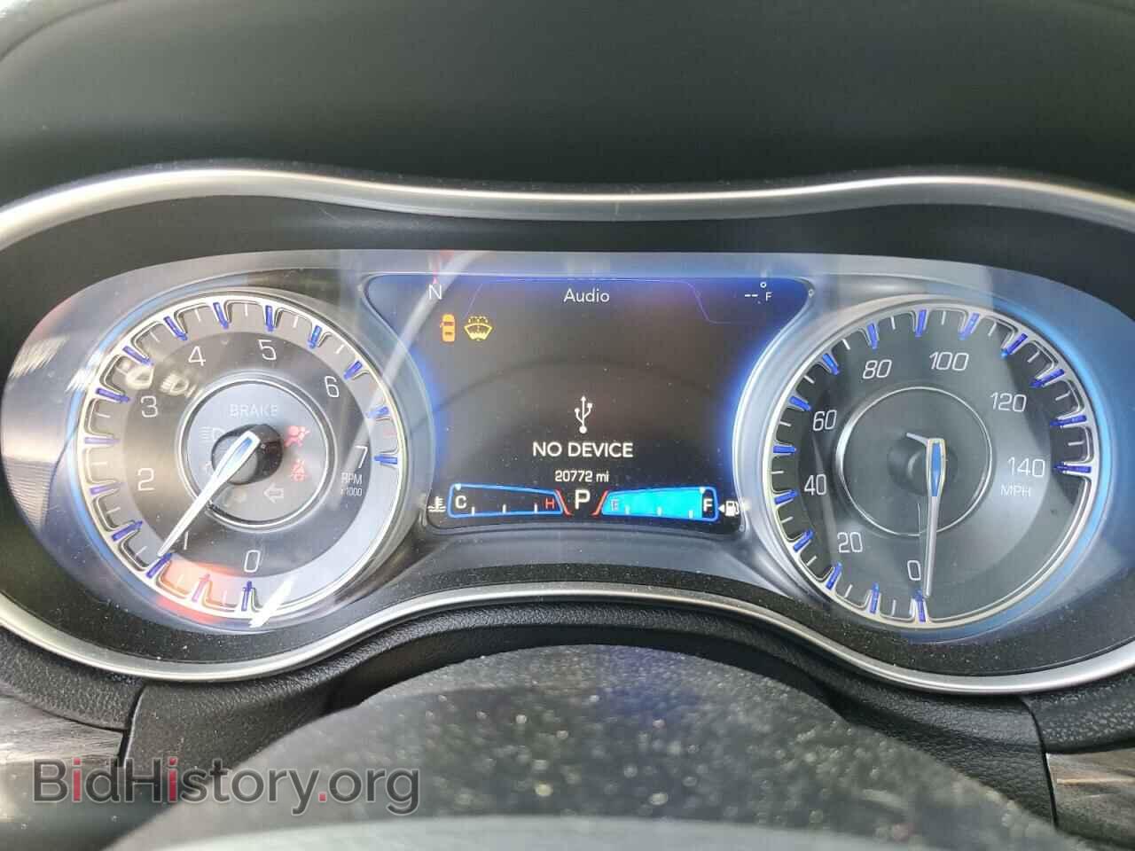 2019 CHRYSLER 300 - VIN: 2C3CCARG1KH556492 - Фото 9