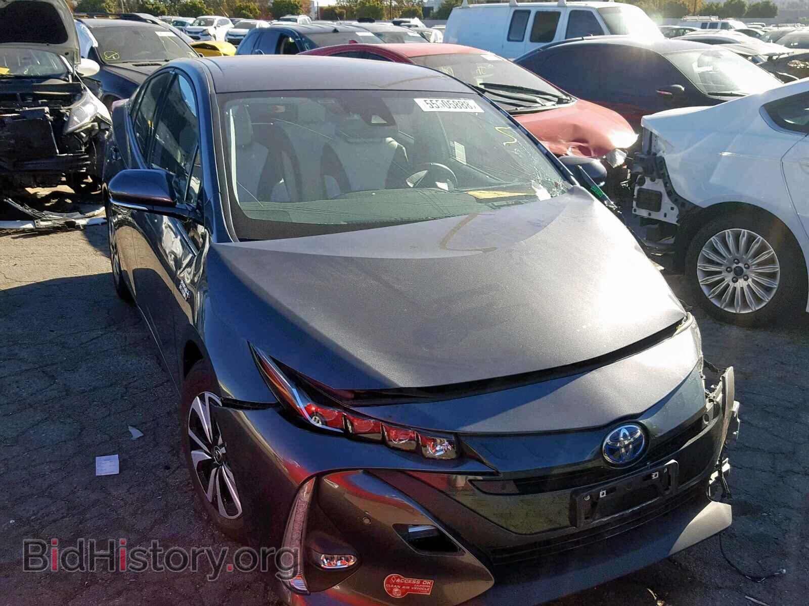 Фотография JTDKARFP2H3036717 - TOYOTA PRIUS 2017