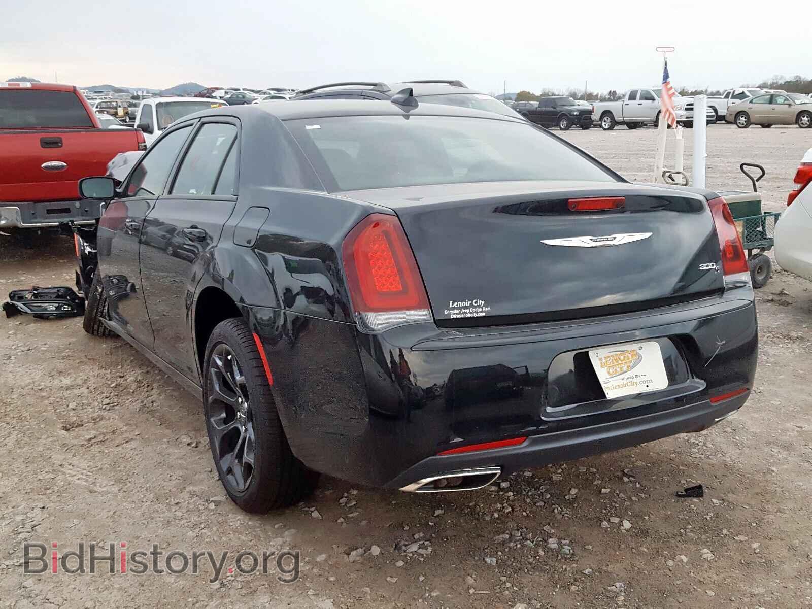 2019 CHRYSLER 300 - VIN: 2C3CCABG3KH635141 - Фото 3