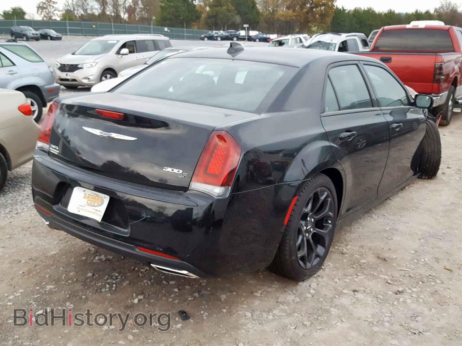2019 CHRYSLER 300 - VIN: 2C3CCABG3KH635141 - Фото 4
