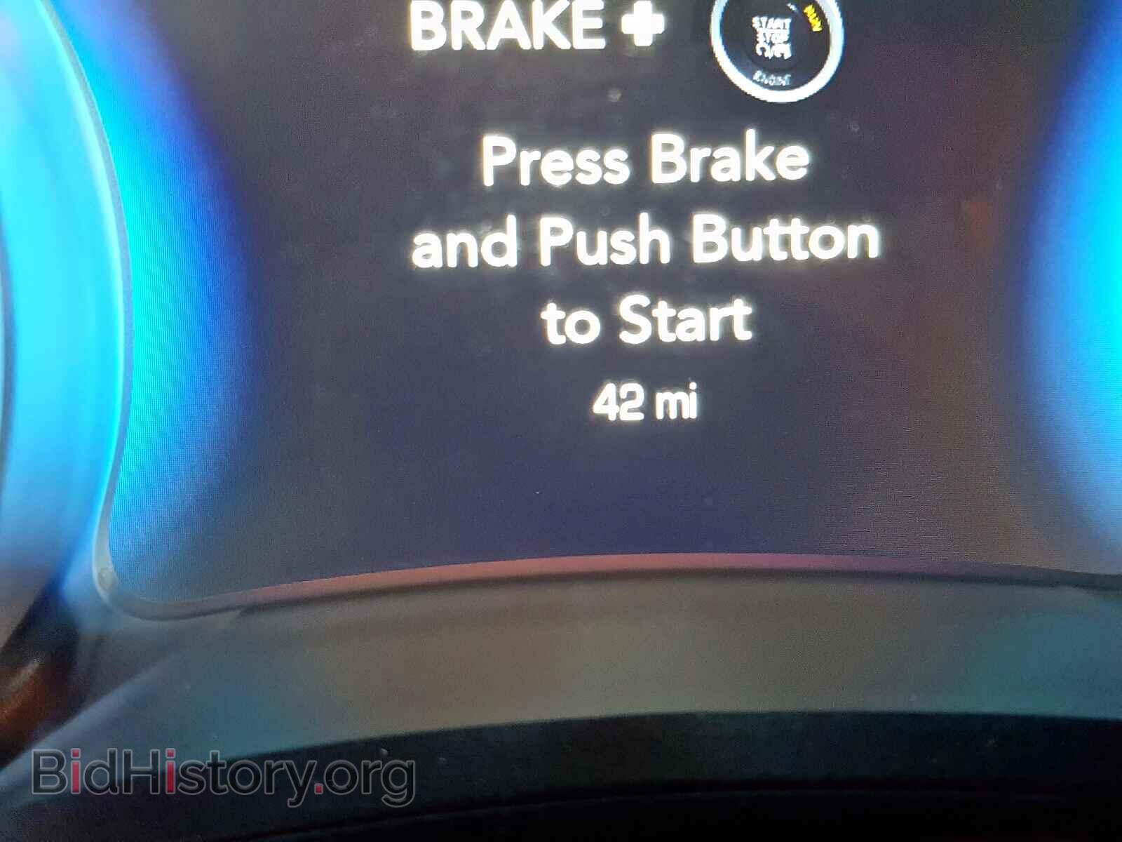 2019 CHRYSLER 300 - VIN: 2C3CCABG3KH635141 - Фото 8