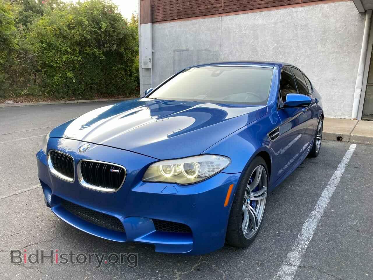 2013 BMW M5 - VIN: WBSFV9C59DD095799 - Фото 2