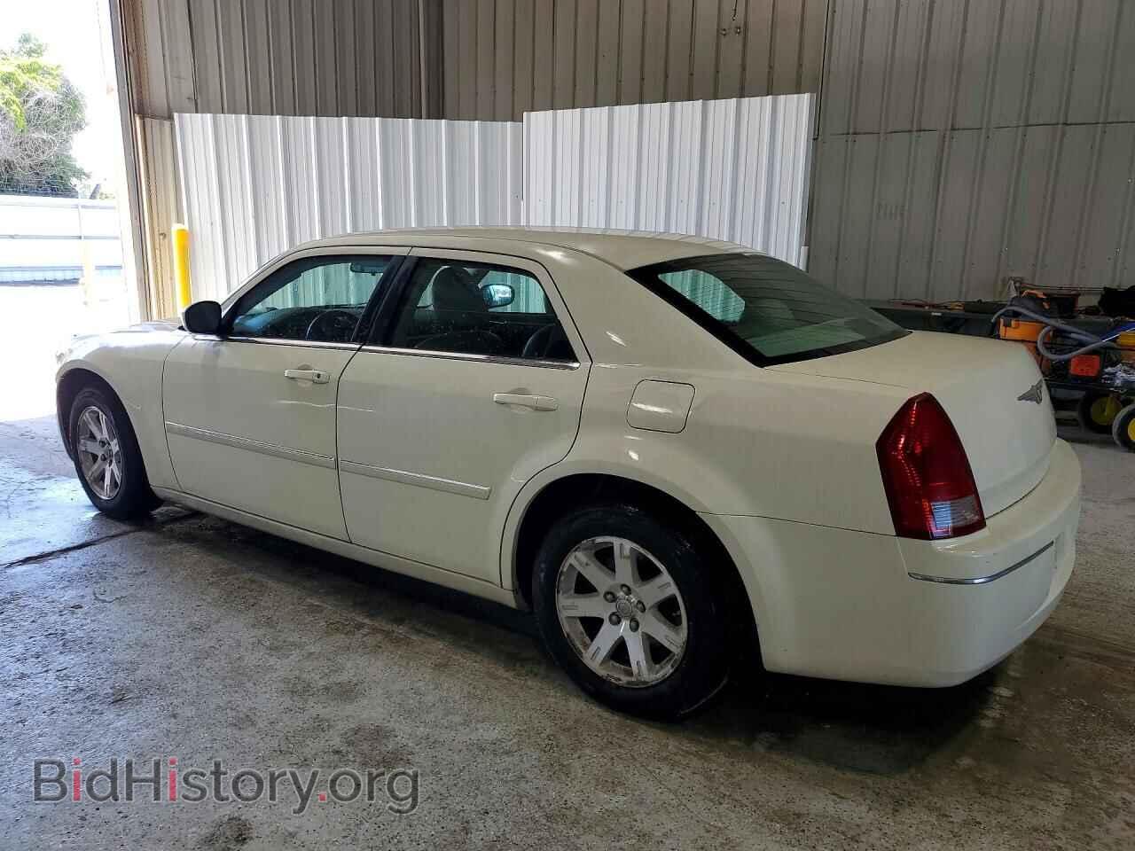 2007 CHRYSLER 300 - VIN: 2C3KA53G27H628759 - Фото 2