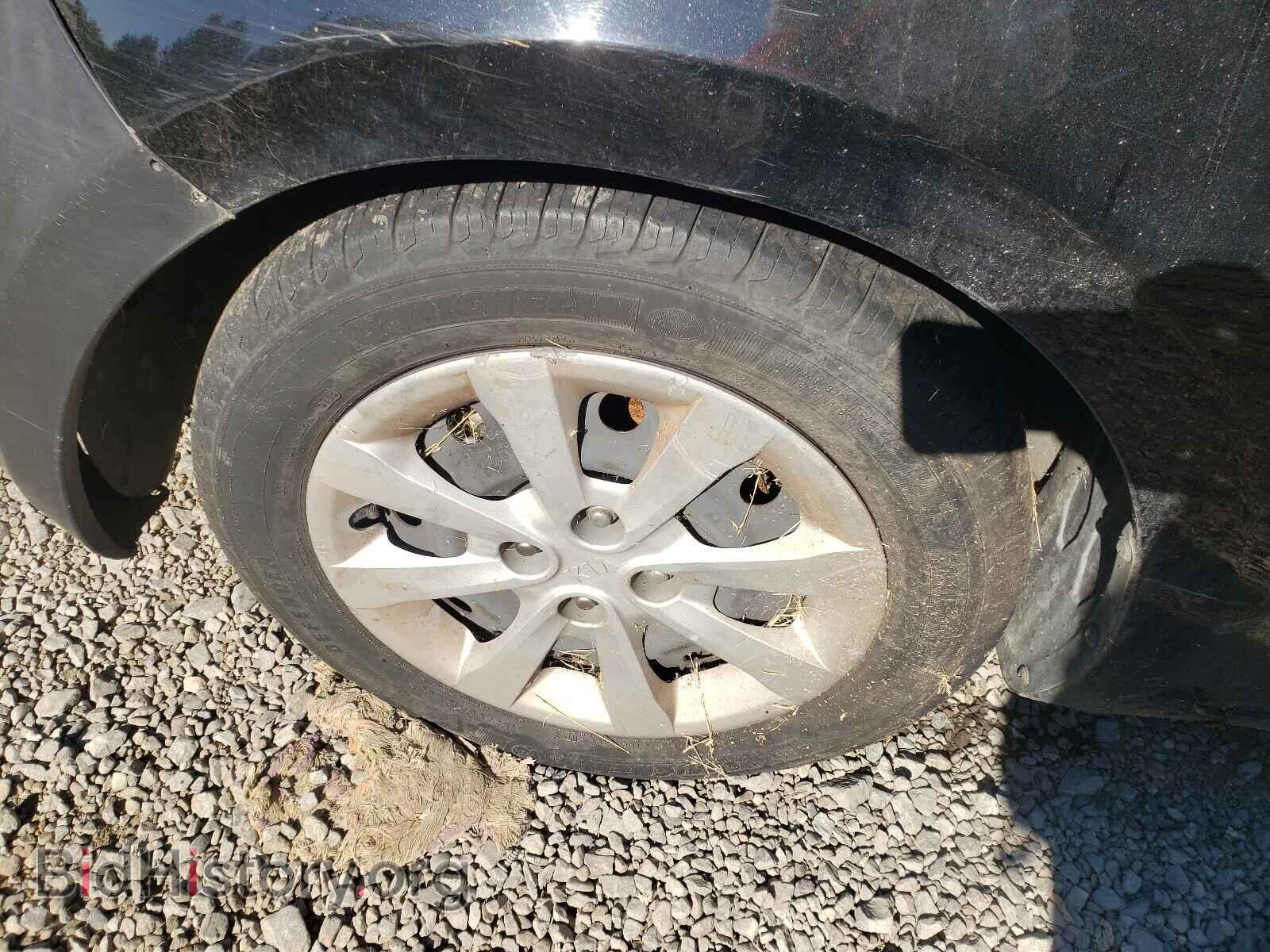 2015 KIA RIO - VIN: KNADN5A38F6445596 - Фото 9