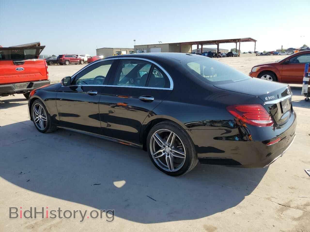 2019 MERCEDES-BENZ E-CLASS - VIN: WDDZF4JB6KA687890 - Фото 2