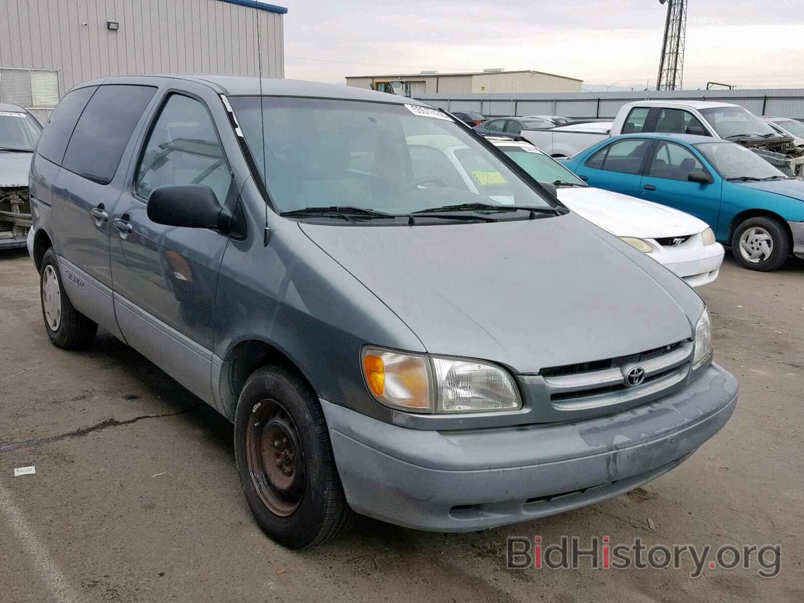 Photo 4T3ZF13C4WU078531 - TOYOTA SIENNA LE 1998