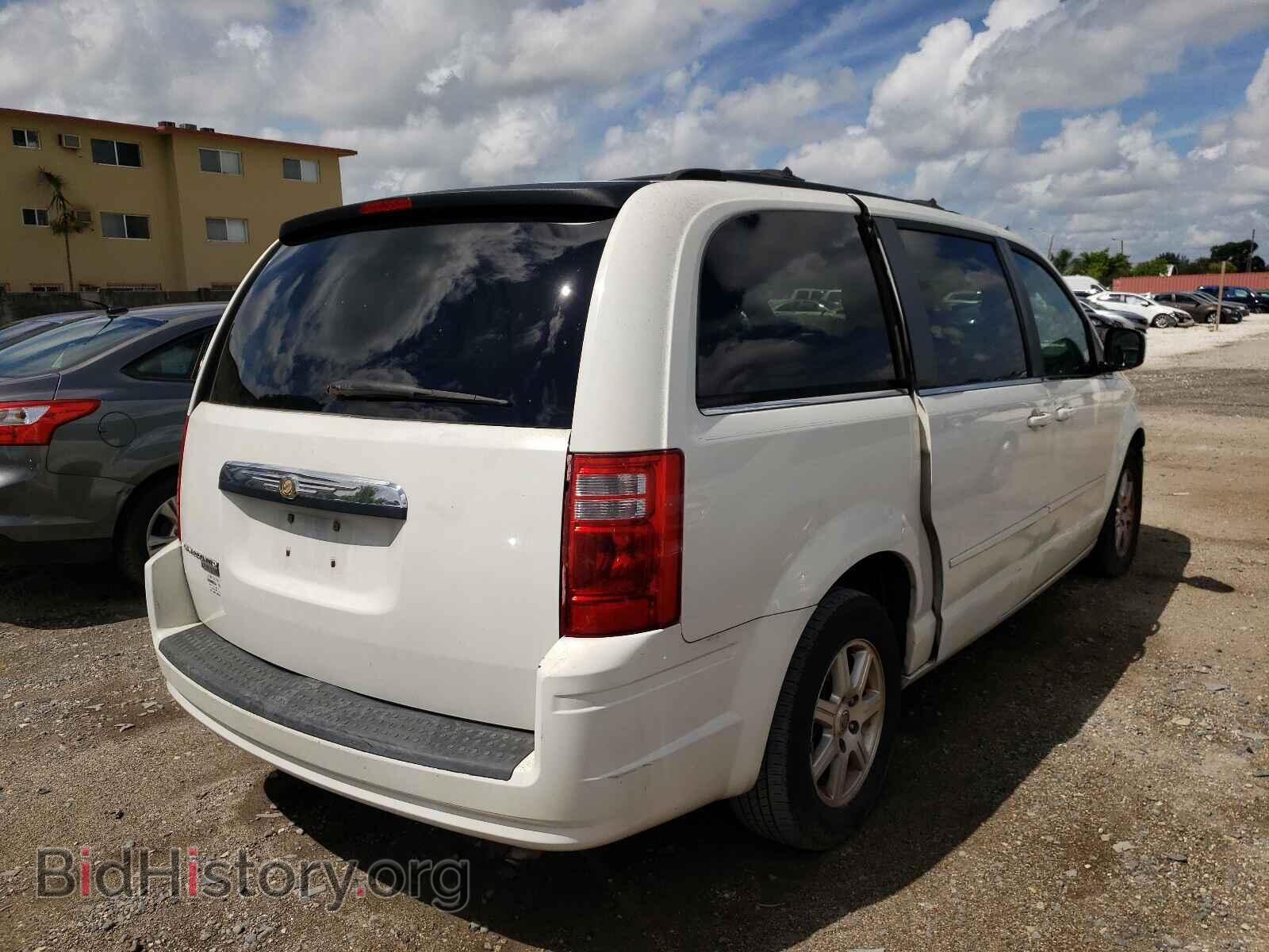 2008 CHRYSLER MINIVAN - VIN: 2A8HR54PX8R744311 - Фото 4
