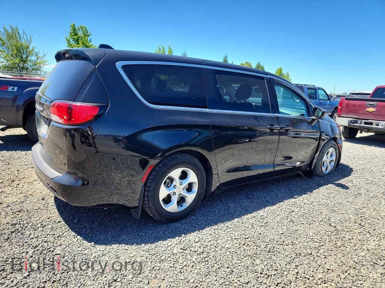 2017 CHRYSLER PACIFICA - VIN: 2C4RC1CG7HR747948 - Photo 3