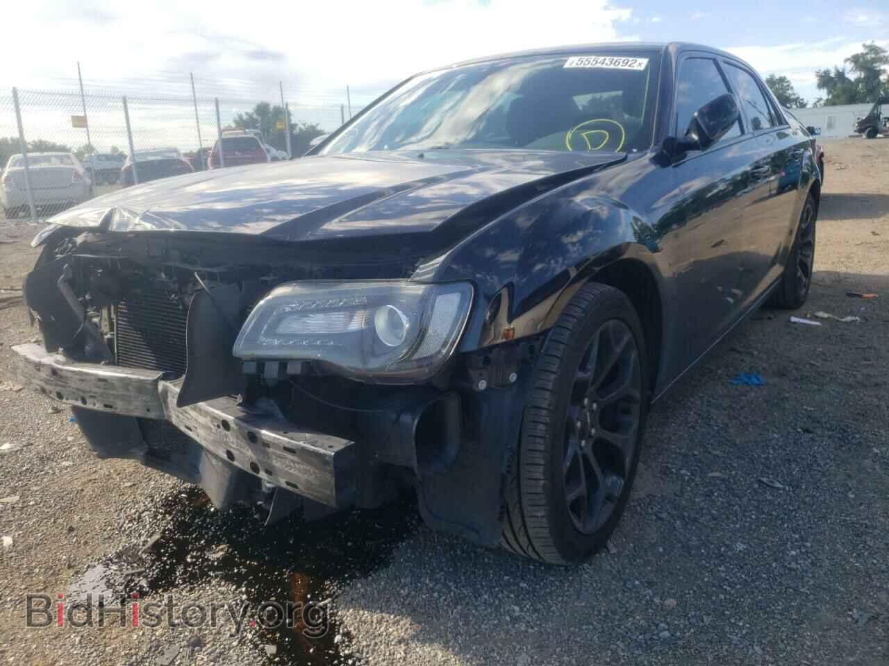 2019 CHRYSLER 300 - VIN: 2C3CCAAG3KH715699 - Фото 2