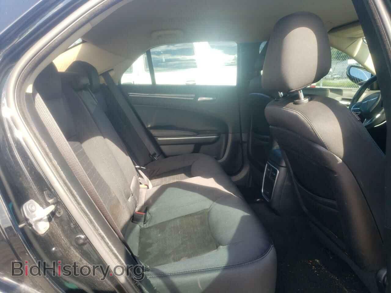 2019 CHRYSLER 300 - VIN: 2C3CCAAG3KH715699 - Фото 6