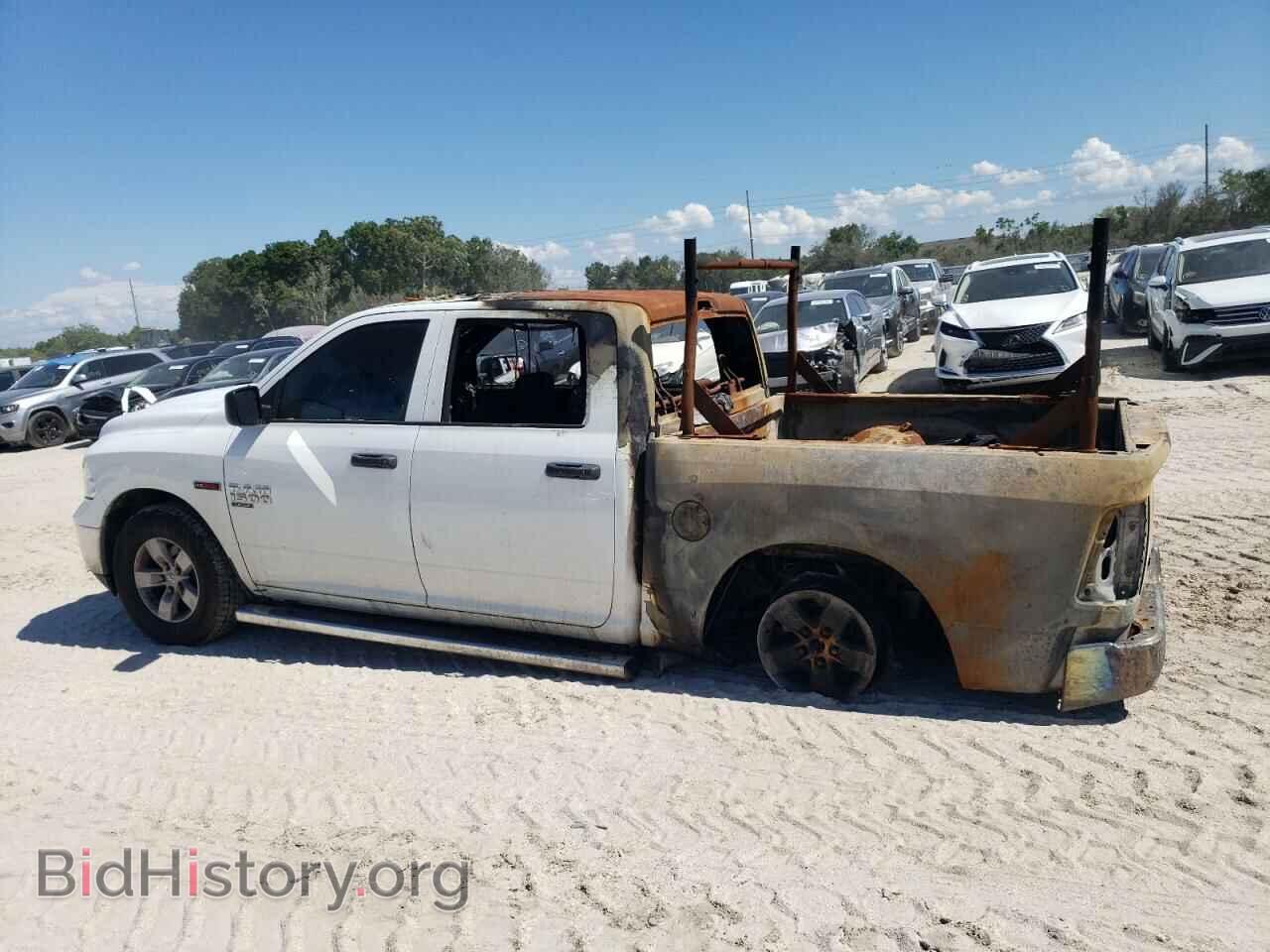 2019 RAM 1500 - VIN: 1C6RR6KM8KS709564 - Фото 2