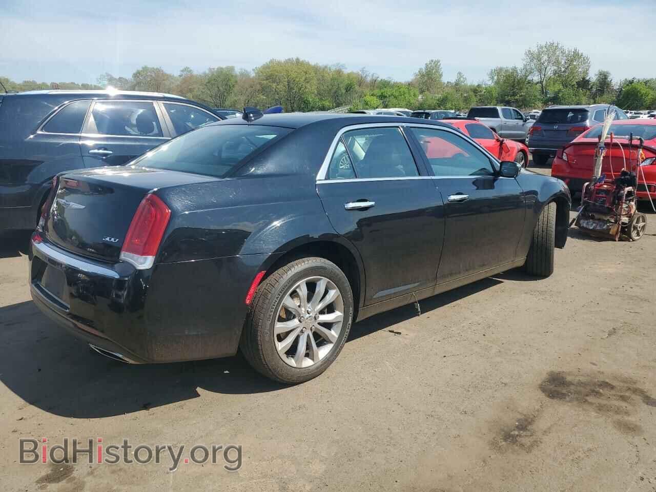 2019 CHRYSLER 300 - VIN: 2C3CCAKG0KH659297 - Фото 3