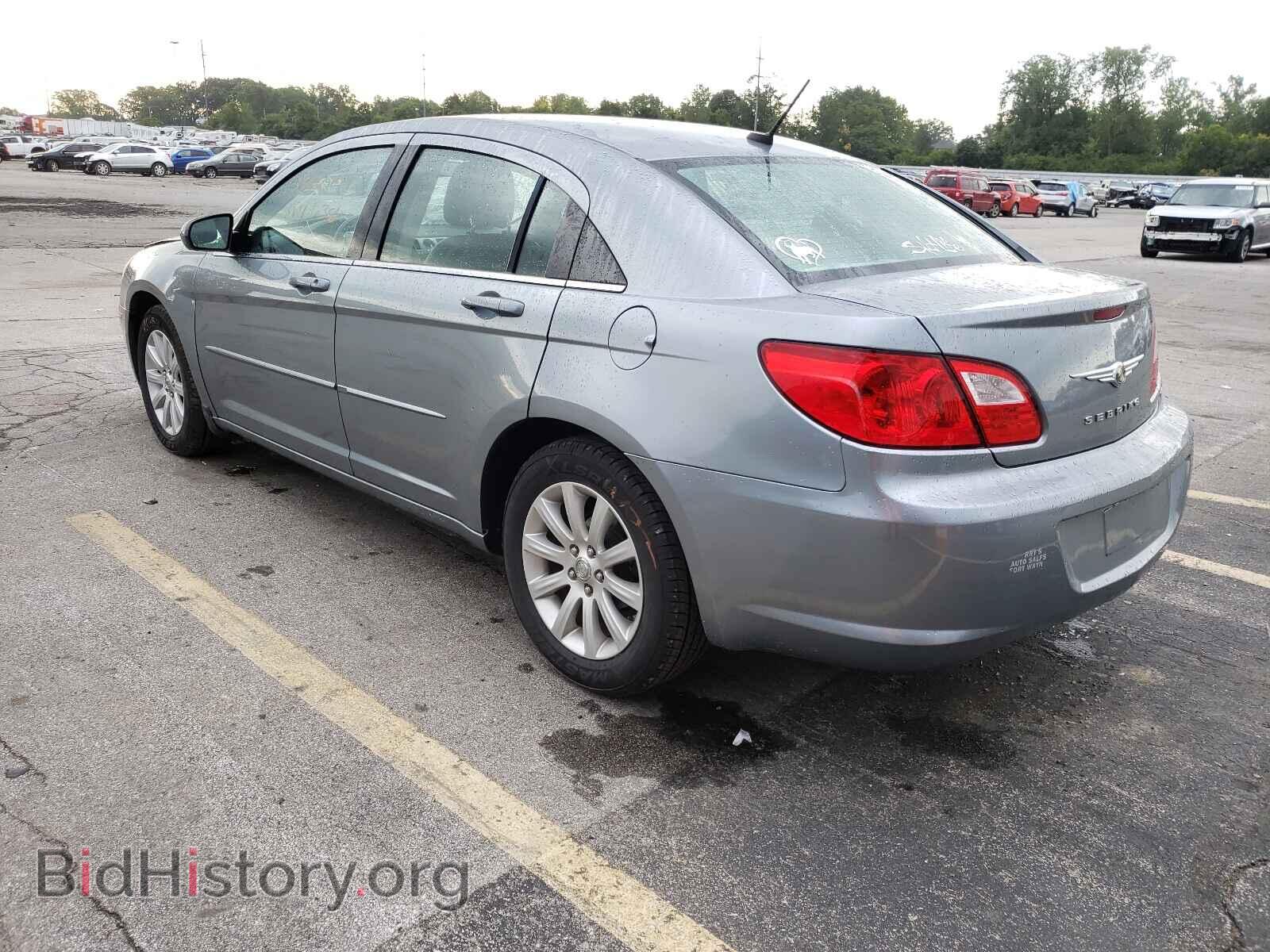 2010 CHRYSLER SEBRING - VIN: 1C3CC5FD8AN190702 - Фото 3